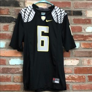 Oregon ducks, number 6 jersey